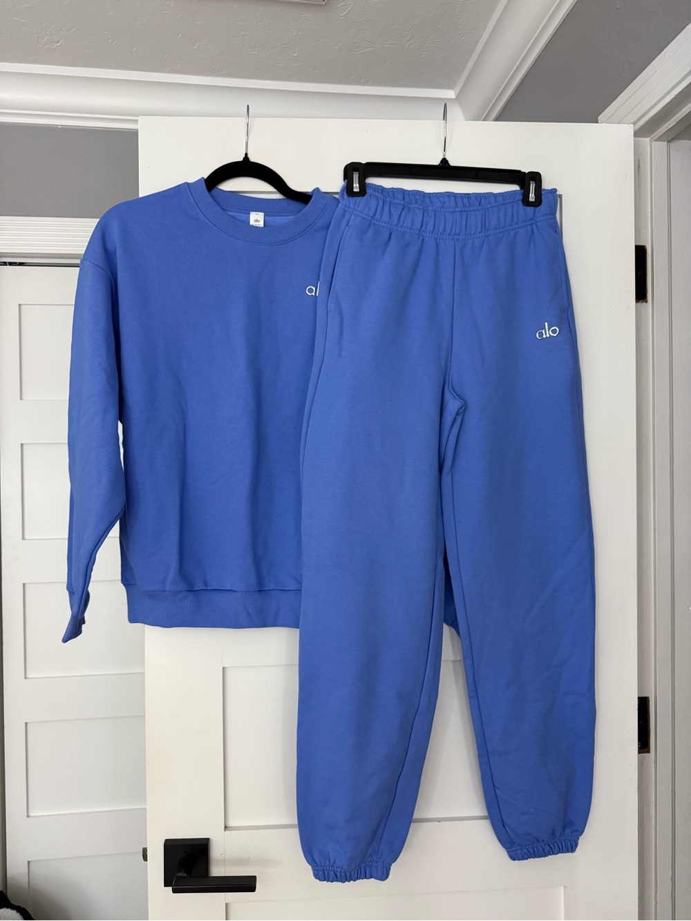 ALO Yoga Periwinkle Blue Crewneck Sweatshirt & Joggers Set